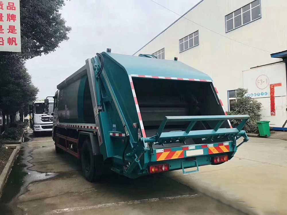東風天錦分撿垃圾車