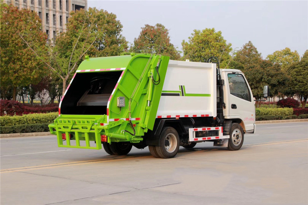 凱馬4方壓縮垃圾車