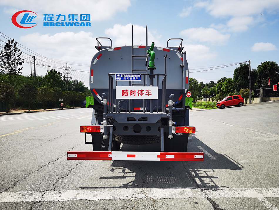 12方解放灑水車
