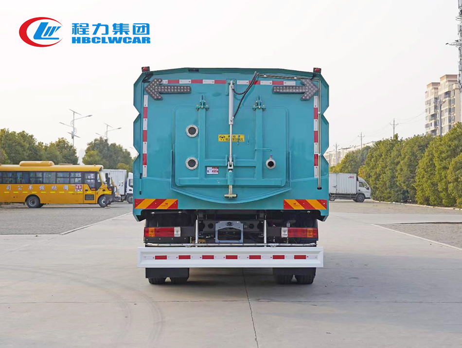 解放J6洗掃車