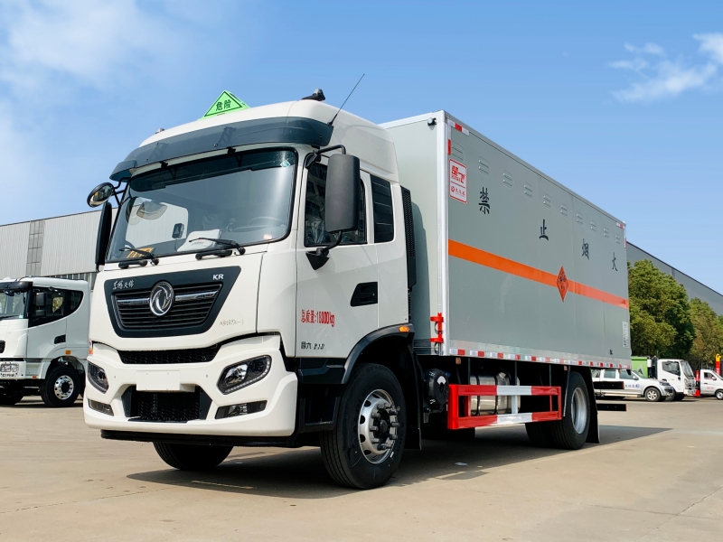 東風天錦6.8米爆破器材運輸車
