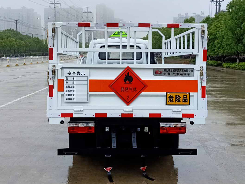 東風汽油3.1米氣瓶運輸車