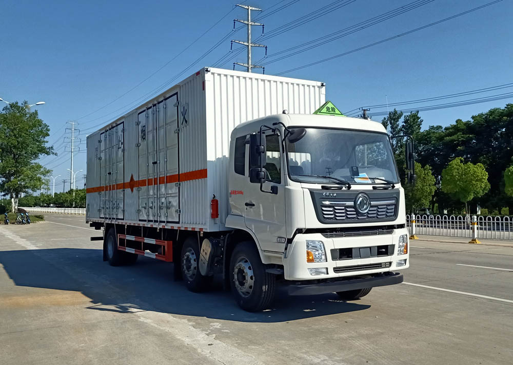 東風天錦9米易燃氣體廂式運輸車