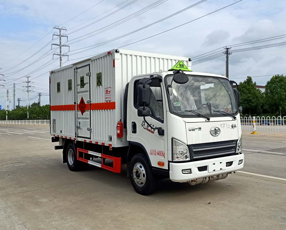 解放虎VN 4米1易燃氣體廂式運輸車