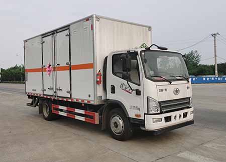 解放虎VN5米5易燃固體廂式運輸車