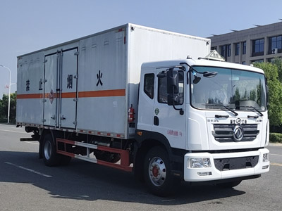 東風D9 6米8易燃固體廂式運輸車