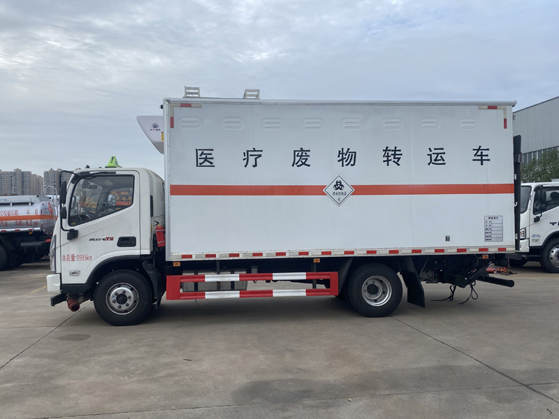 福田奧鈴5.2米黃牌醫療轉運車