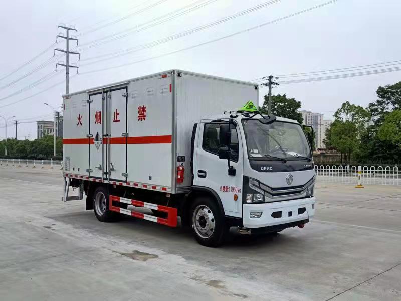 東風福瑞卡5米2雜項危險物品廂式運輸車