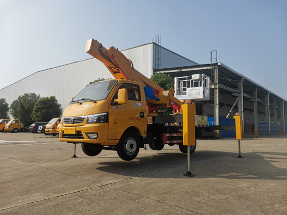 17.5米東風途逸高空作業(yè)車